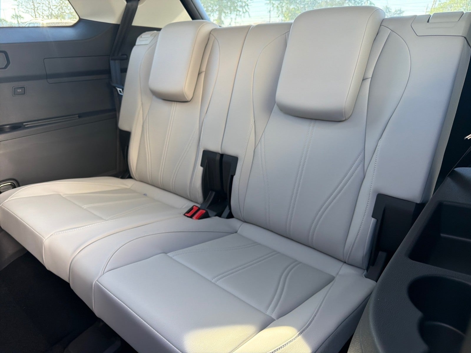 2027 Volkswagen Atlas SE w/Technology FWD