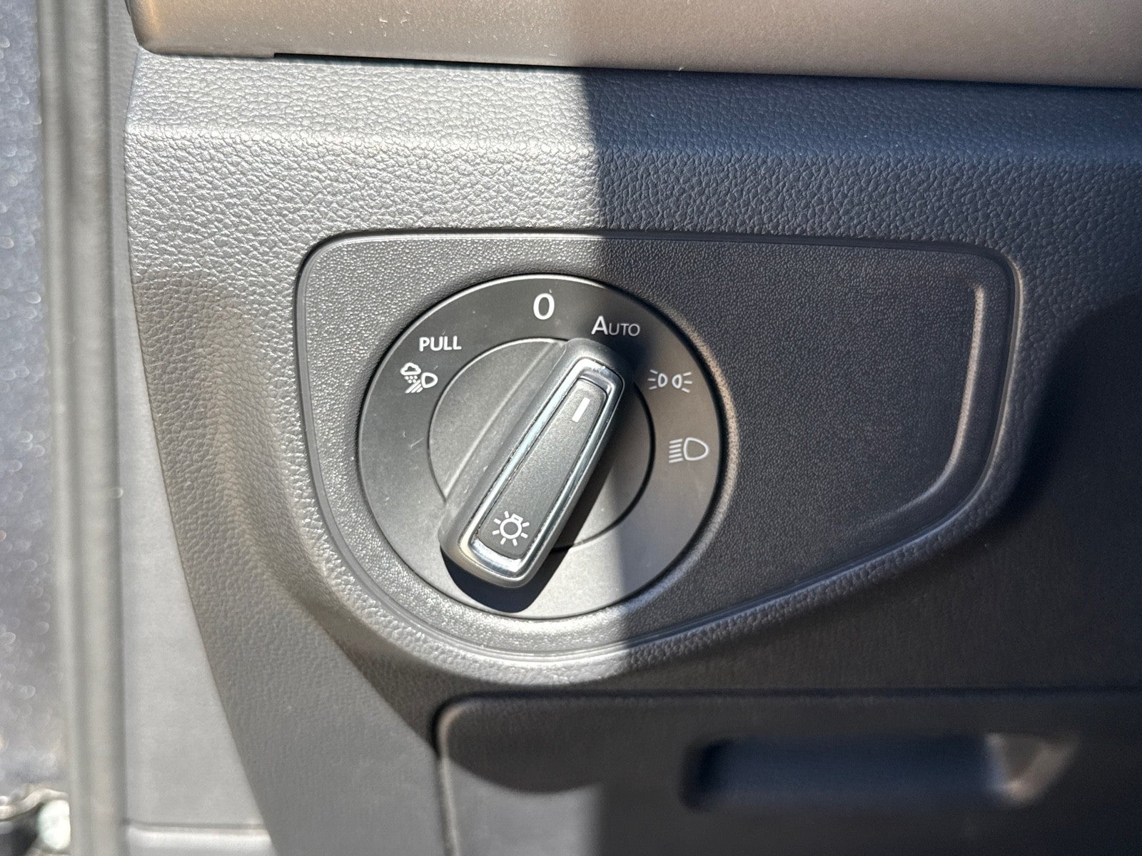 2021 Volkswagen Atlas 3.6L V6 SE w/Technology R-Line FWD *Ltd Avail*