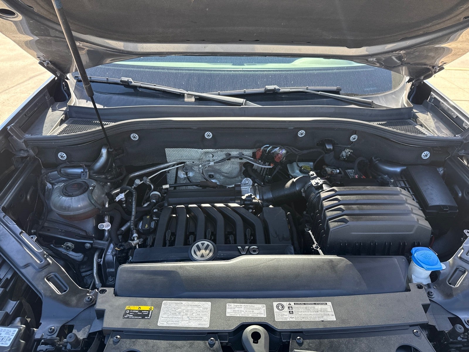 2021 Volkswagen Atlas 3.6L V6 SE w/Technology R-Line FWD *Ltd Avail*