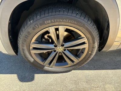 2021 Volkswagen Atlas 3.6L V6 SE w/Technology R-Line FWD *Ltd Avail*