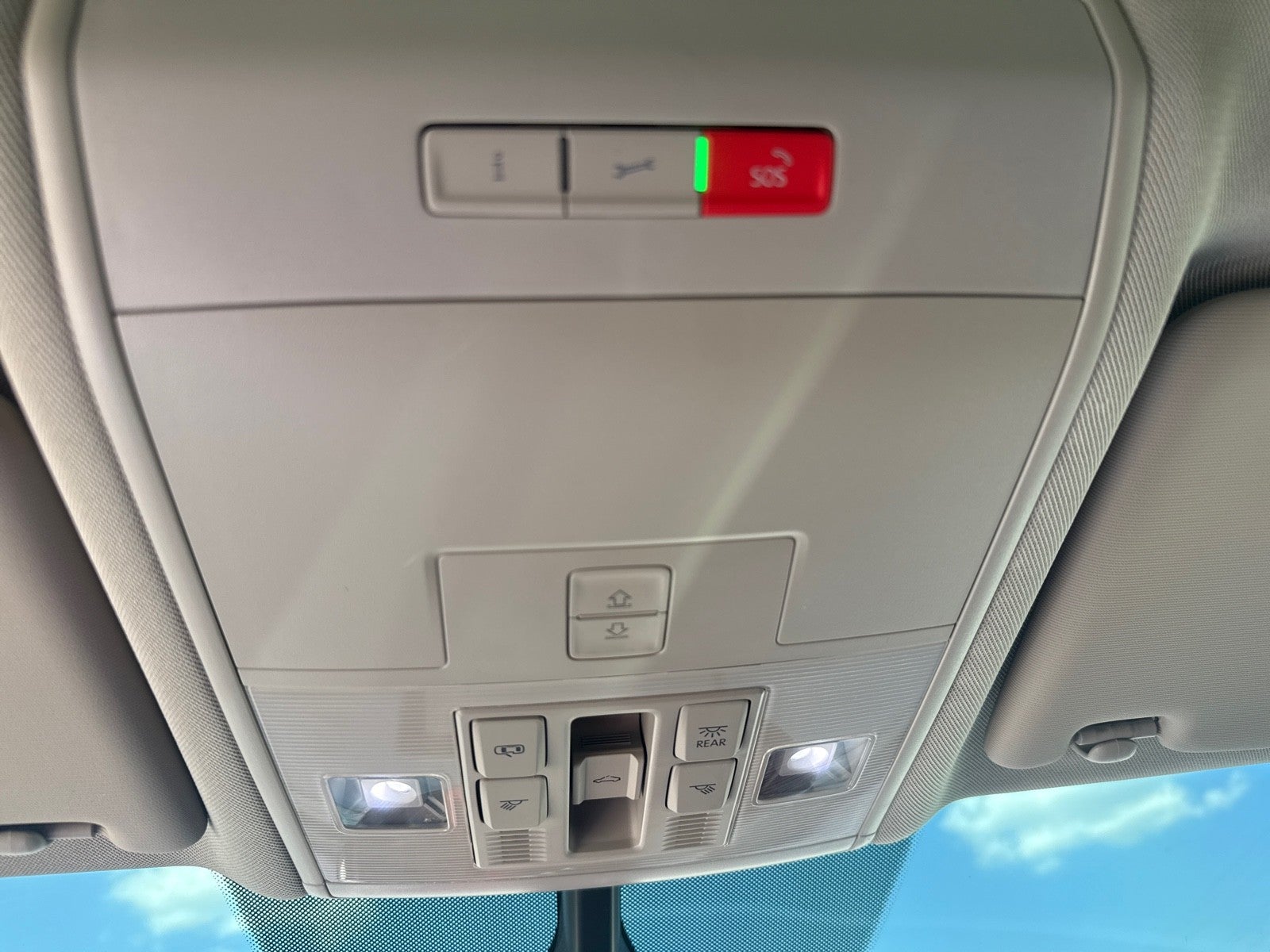 2021 Volkswagen Atlas 2021.5 3.6L V6 SE w/Technology R-Line FWD