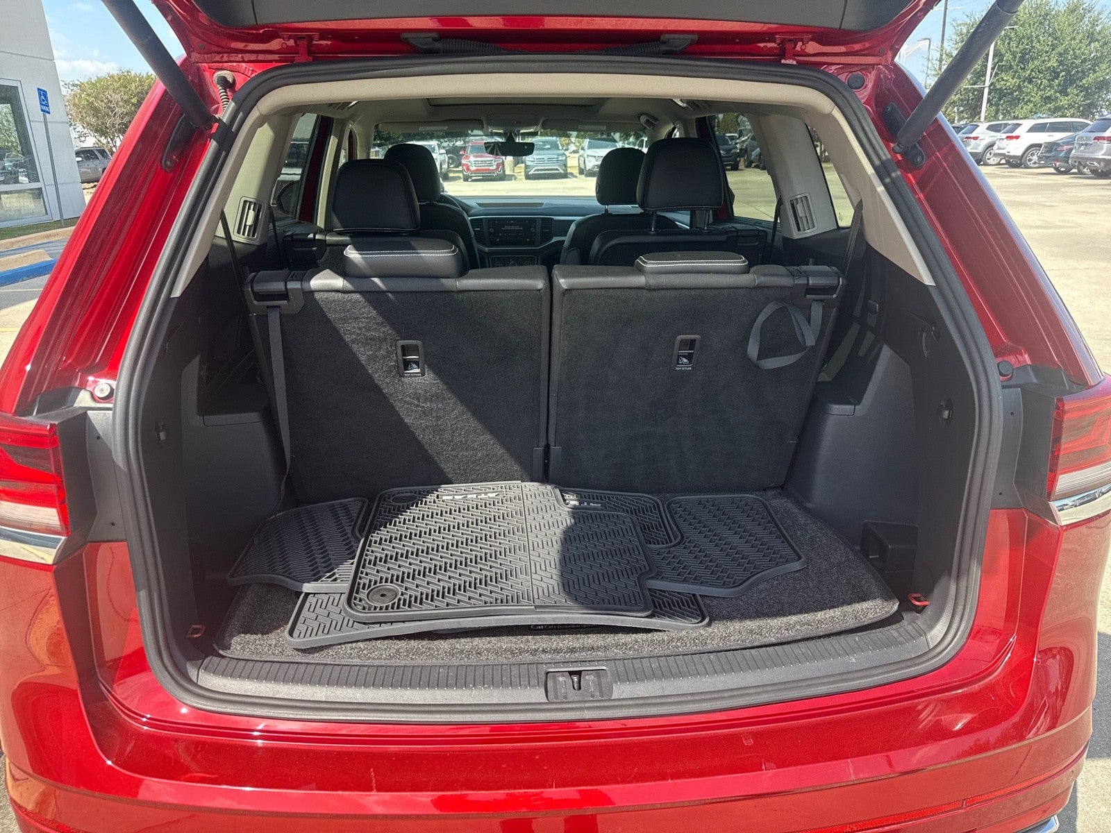 2021 Volkswagen Atlas 2021.5 3.6L V6 SE w/Technology R-Line FWD