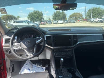 2021 Volkswagen Atlas 2021.5 3.6L V6 SE w/Technology R-Line FWD