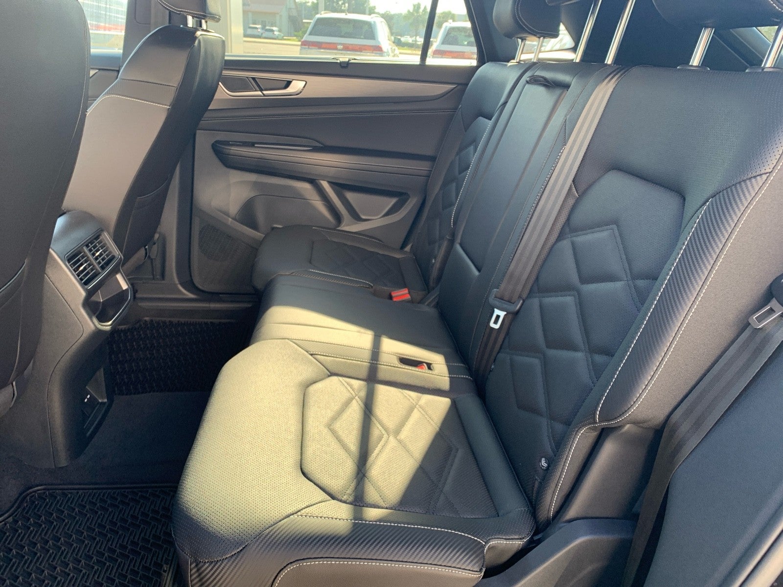 2026 Volkswagen Atlas Cross Sport 2.0T SE w/Technology FWD