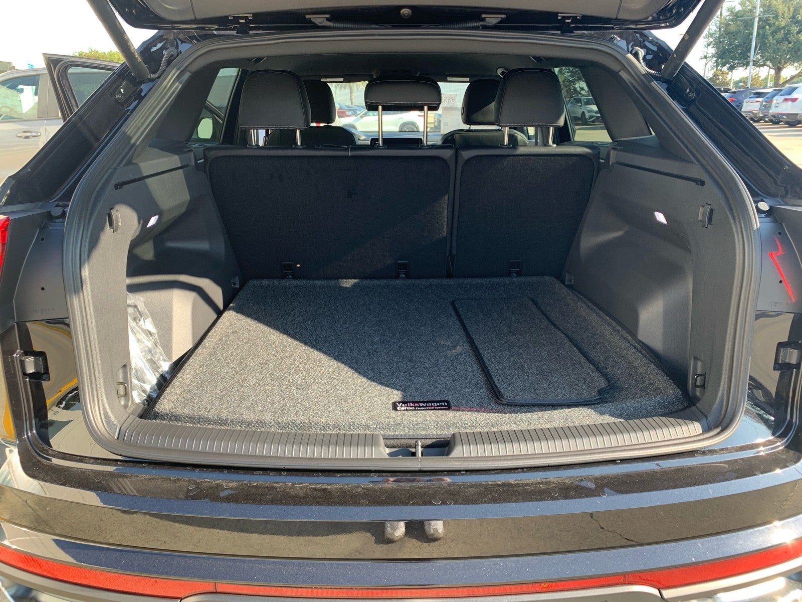 2026 Volkswagen Atlas Cross Sport 2.0T SE w/Technology FWD