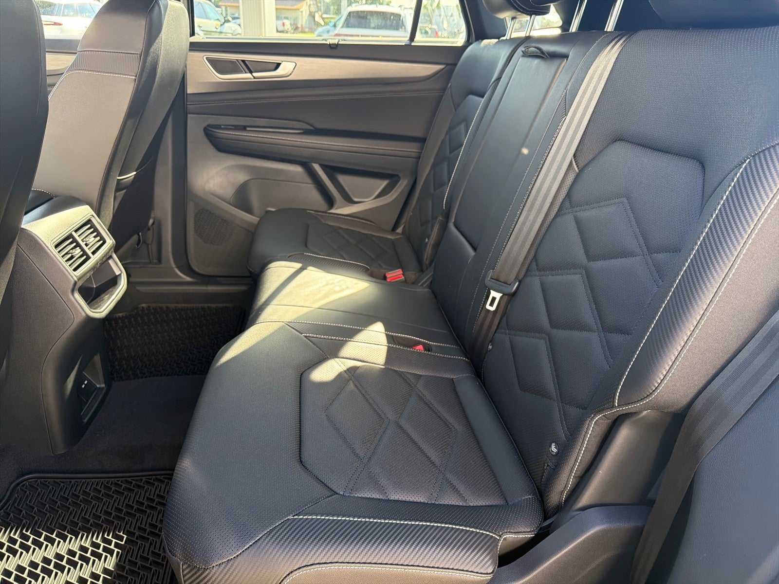 2026 Volkswagen Atlas Cross Sport 2.0T SE w/Technology FWD