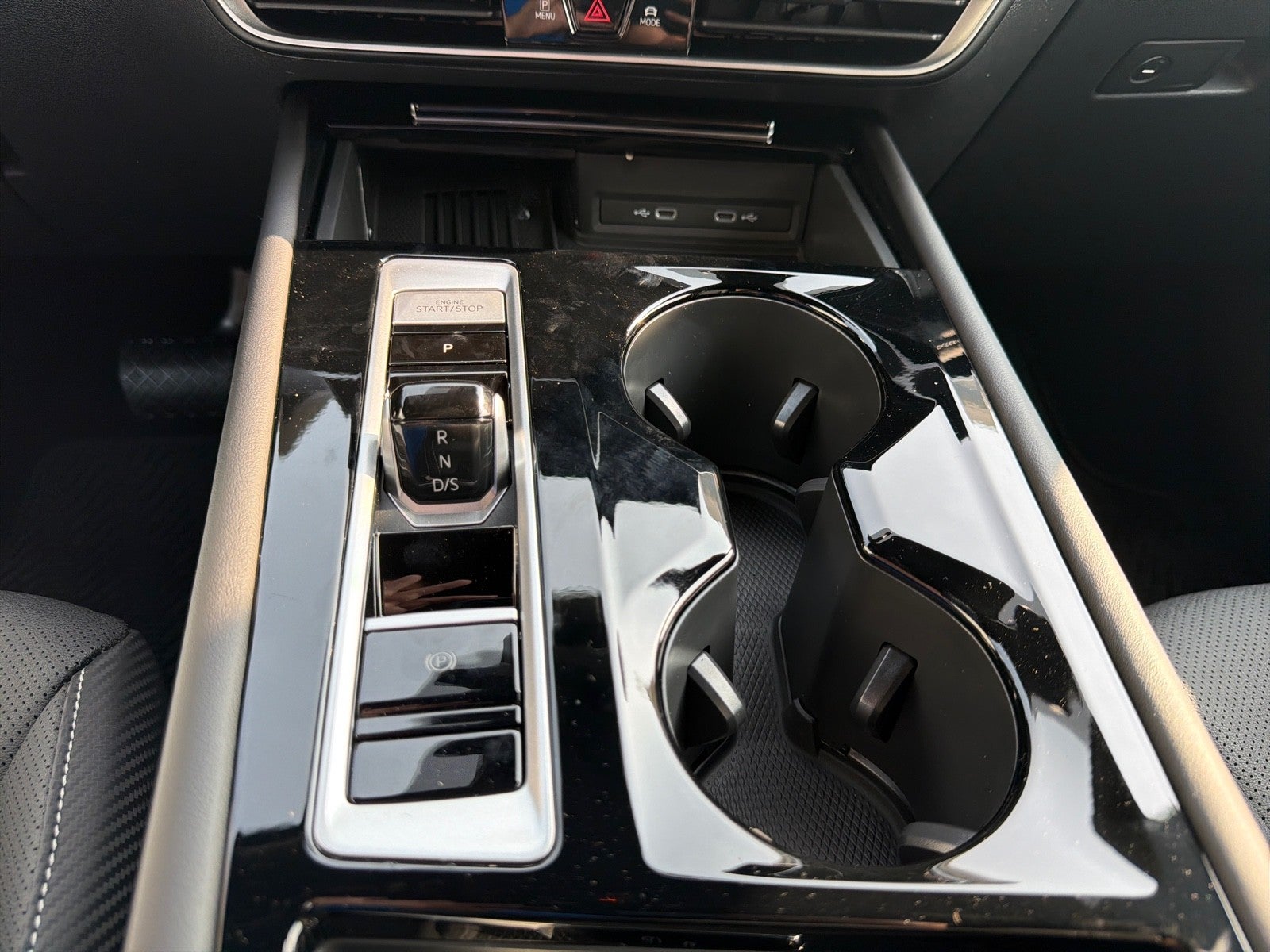 2026 Volkswagen Atlas Cross Sport 2.0T SE w/Technology FWD