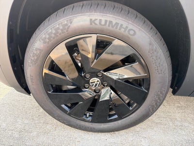 2026 Volkswagen Atlas Cross Sport 2.0T SE w/Technology FWD