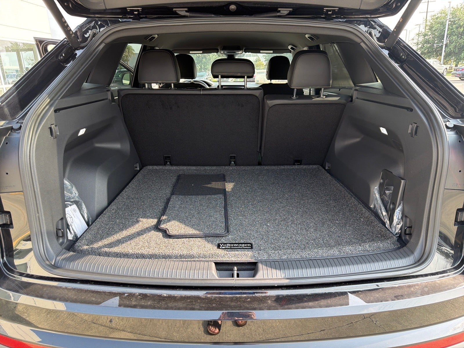 2026 Volkswagen Atlas Cross Sport 2.0T SE w/Technology FWD