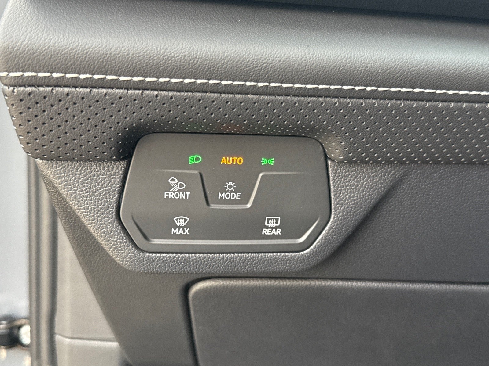 2026 Volkswagen Atlas Cross Sport 2.0T SE w/Technology FWD