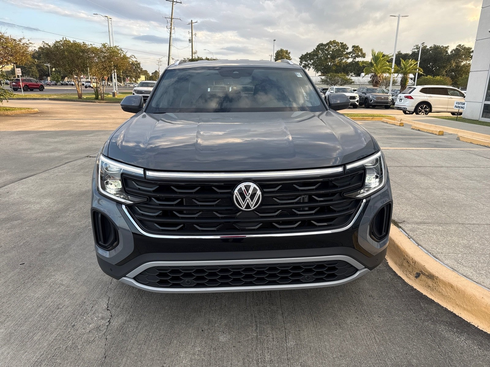 2026 Volkswagen Atlas Cross Sport 2.0T SE w/Technology FWD