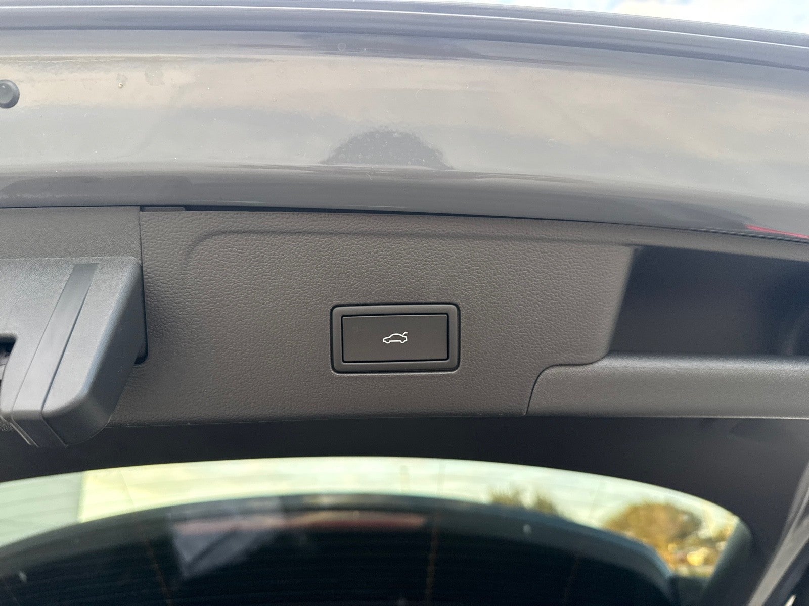 2026 Volkswagen Atlas Cross Sport 2.0T SE w/Technology FWD