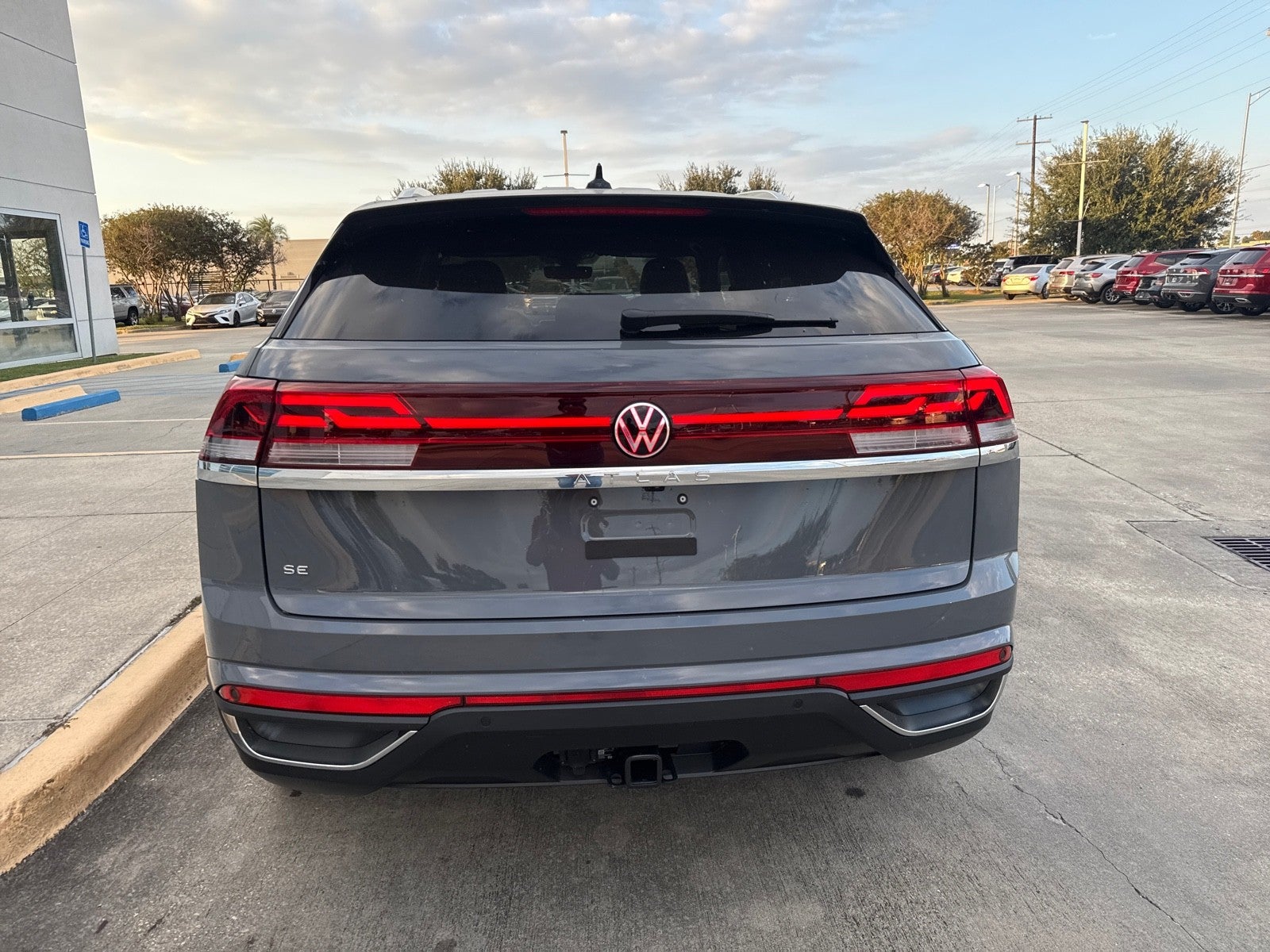 2026 Volkswagen Atlas Cross Sport 2.0T SE w/Technology FWD