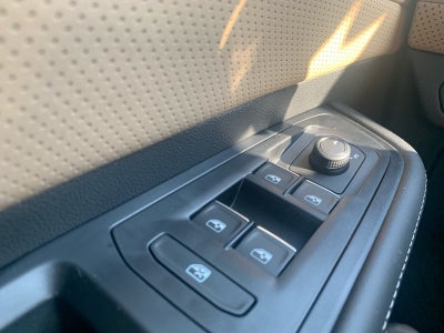 2026 Volkswagen Atlas Cross Sport 2.0T SE w/Technology FWD