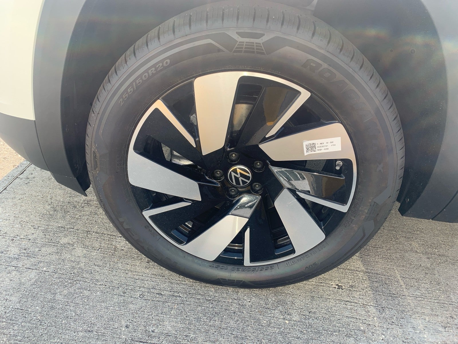 2026 Volkswagen Atlas Cross Sport 2.0T SE w/Technology FWD