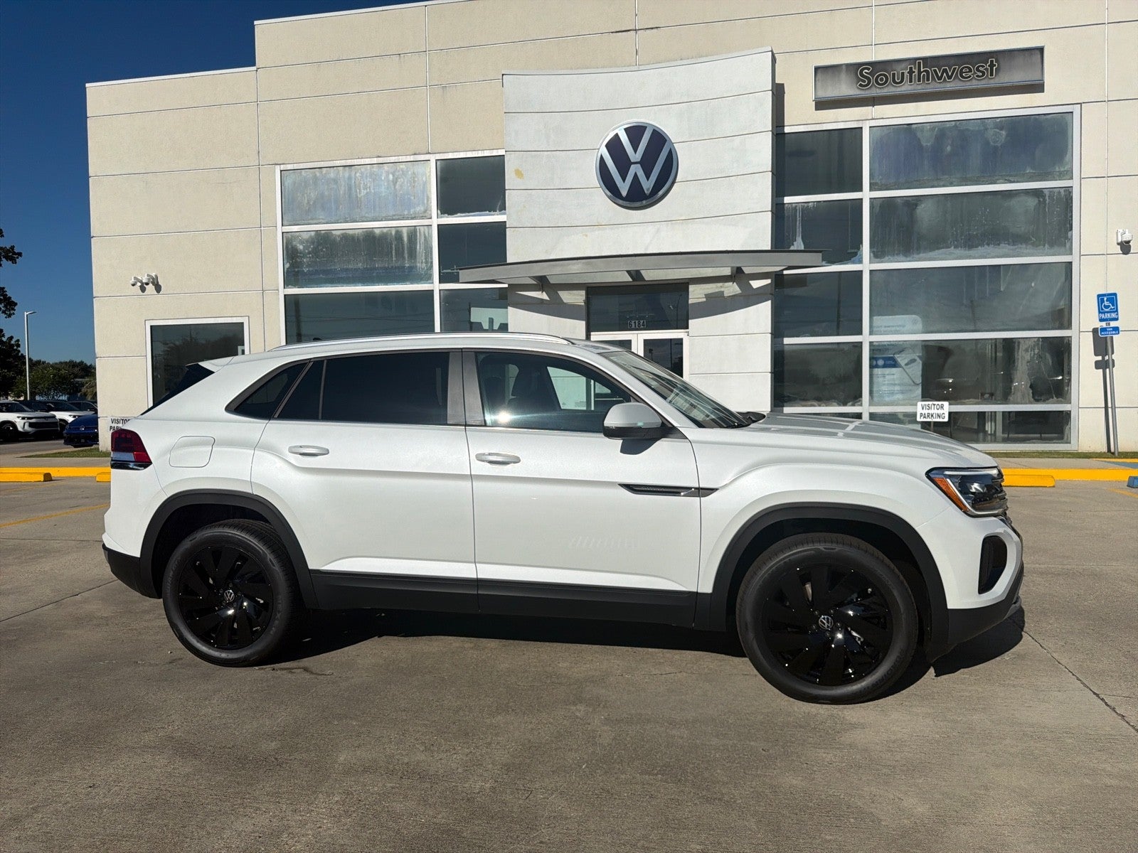 2026 Volkswagen Atlas Cross Sport 2.0T SE w/Technology FWD