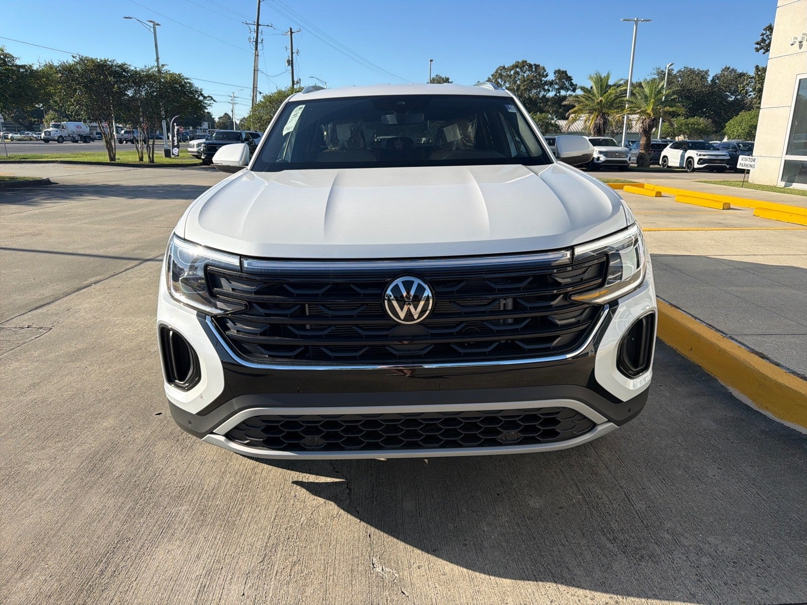 2026 Volkswagen Atlas Cross Sport 2.0T SE w/Technology FWD