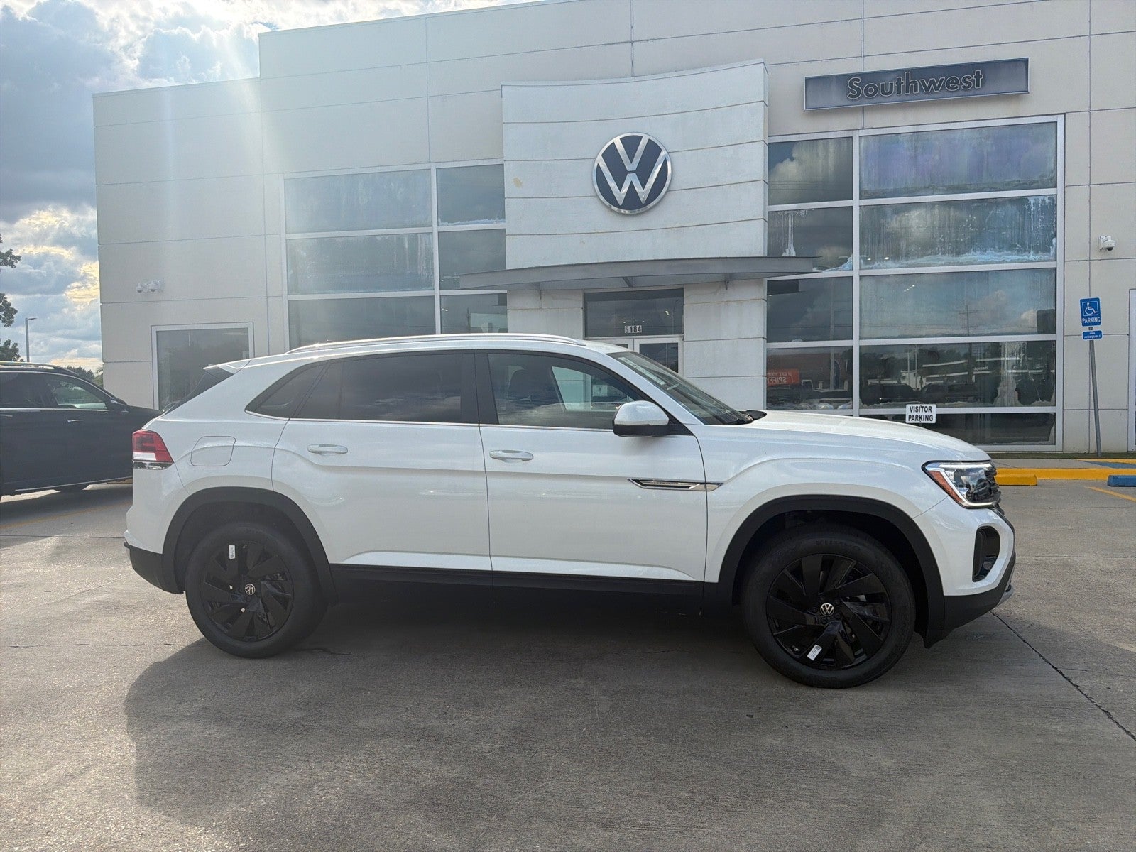 2026 Volkswagen Atlas Cross Sport 2.0T SE w/Technology FWD