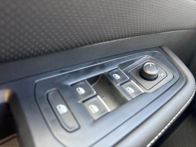 2026 Volkswagen Atlas Cross Sport 2.0T SE w/Technology FWD