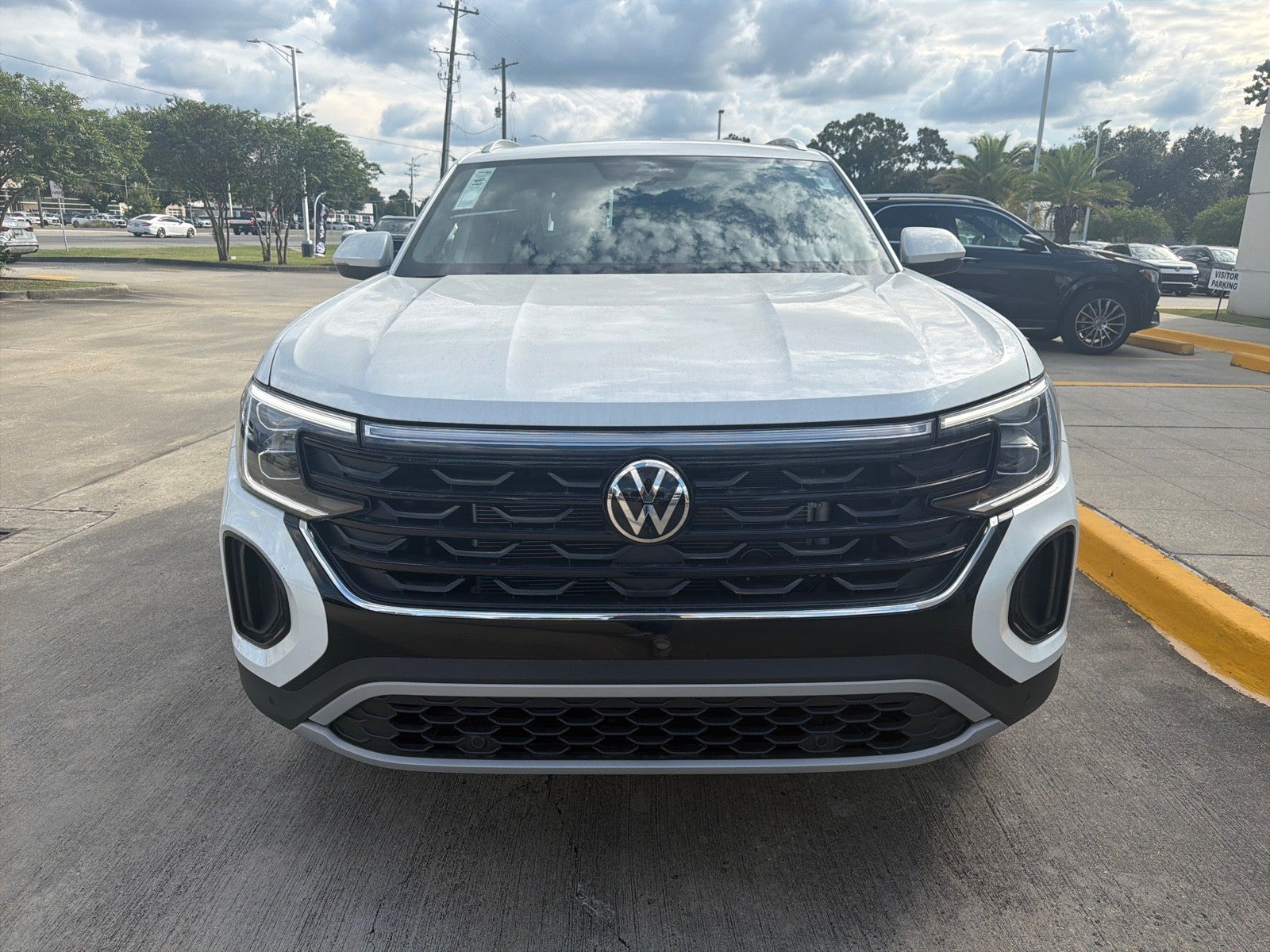 2026 Volkswagen Atlas Cross Sport 2.0T SE w/Technology FWD