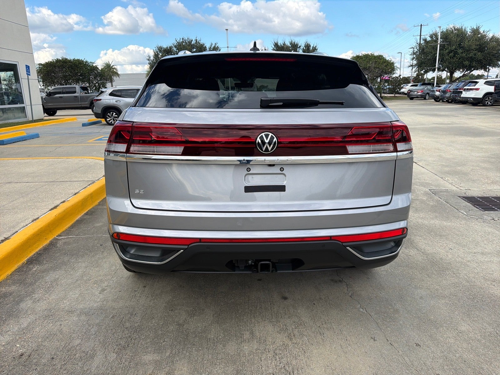 2026 Volkswagen Atlas Cross Sport 2.0T SE w/Technology FWD