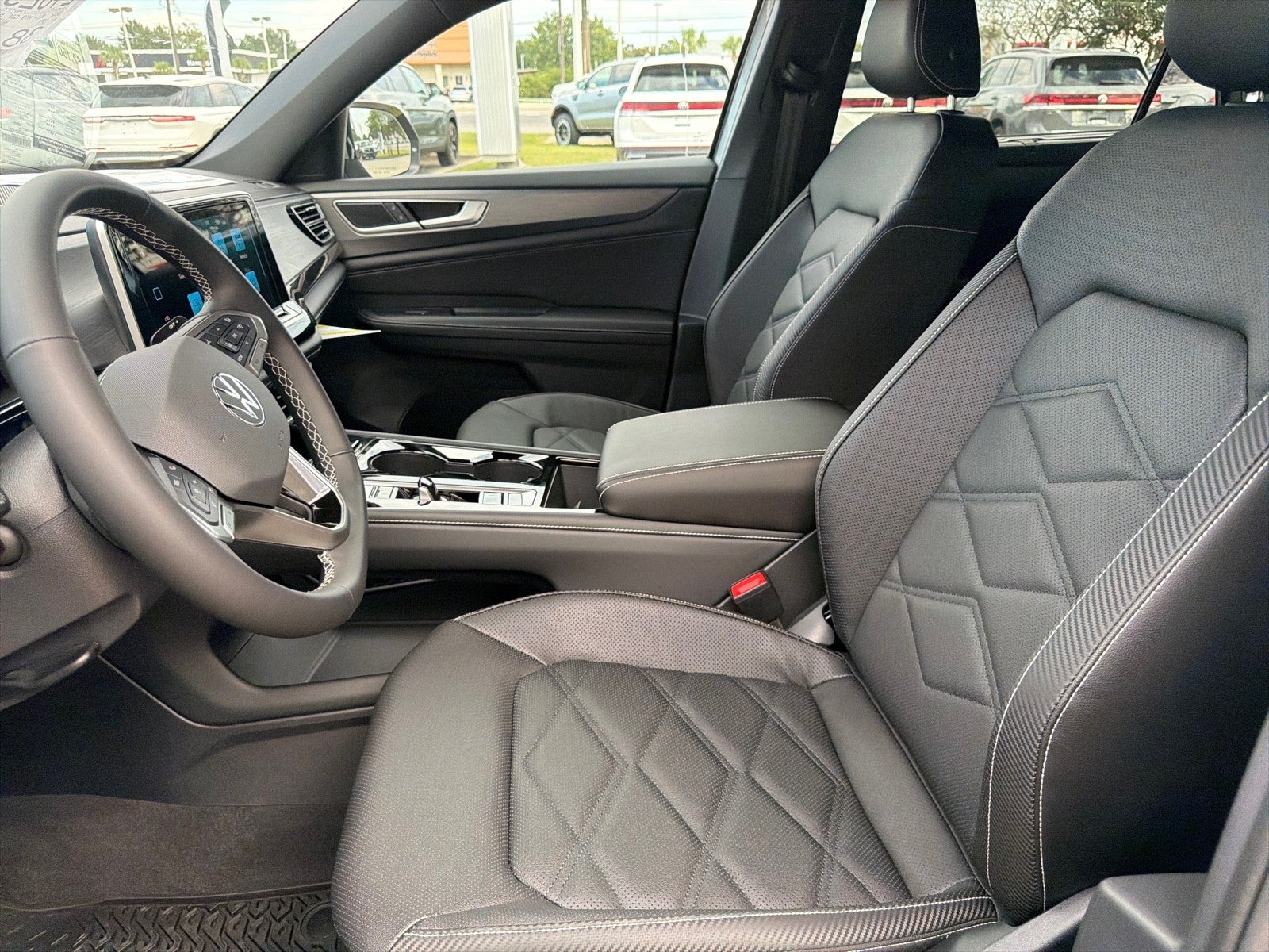 2026 Volkswagen Atlas Cross Sport 2.0T SE w/Technology FWD