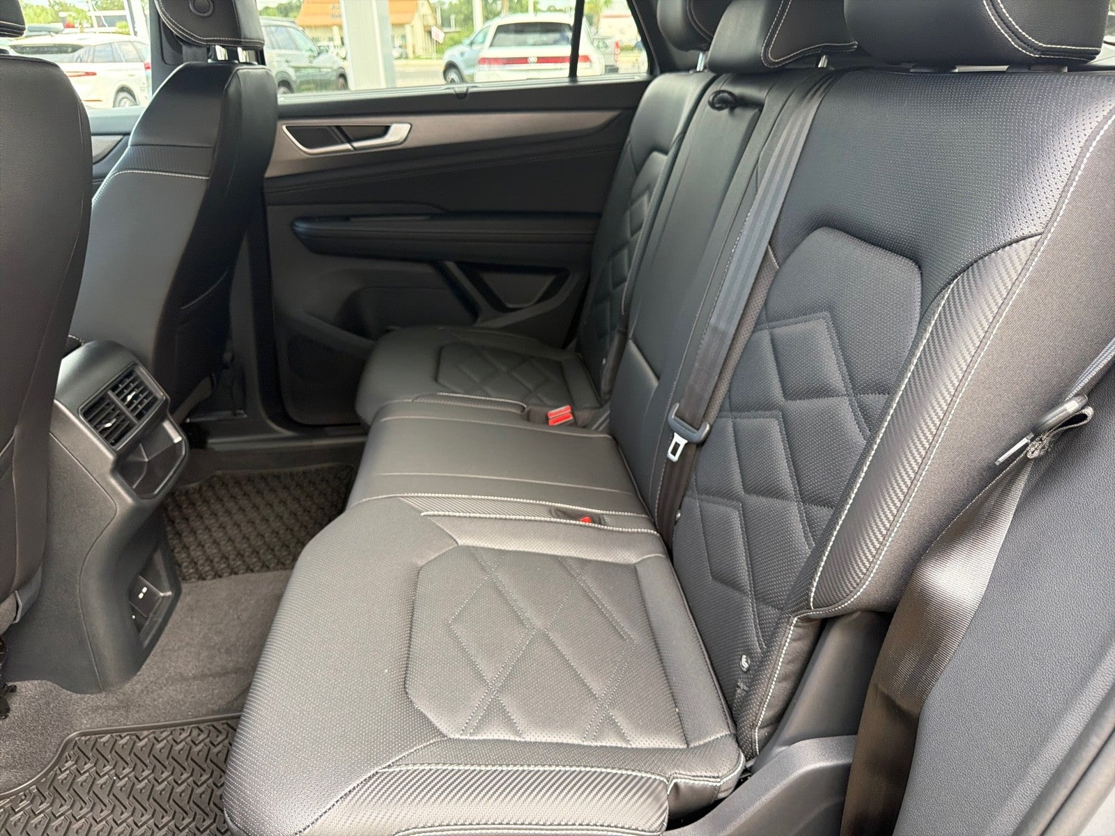 2026 Volkswagen Atlas Cross Sport 2.0T SE w/Technology FWD