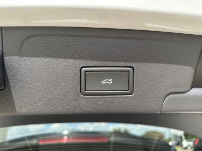 2026 Volkswagen Atlas Cross Sport 2.0T SE w/Technology FWD