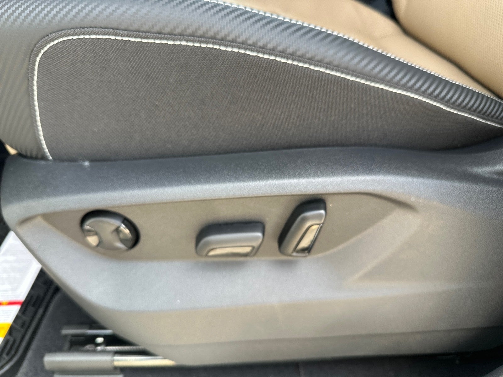 2026 Volkswagen Atlas Cross Sport 2.0T SE w/Technology FWD