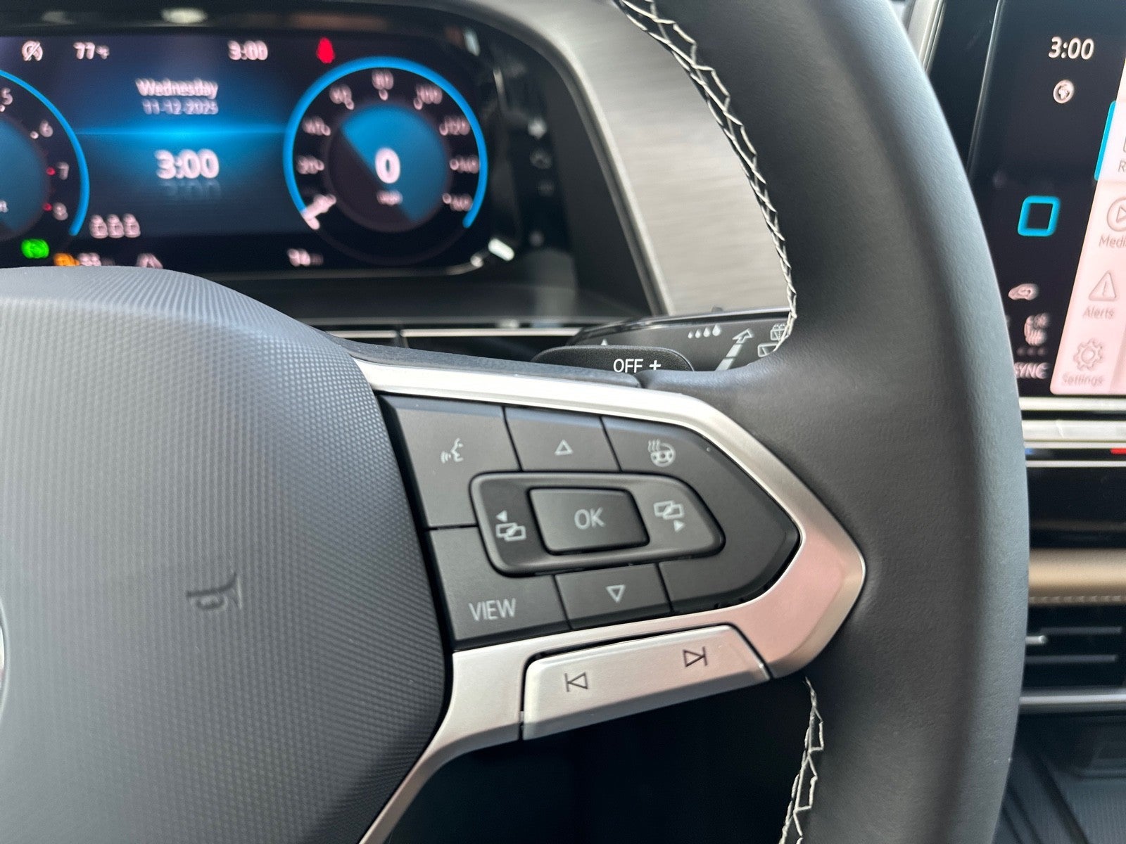 2026 Volkswagen Atlas Cross Sport 2.0T SE w/Technology FWD