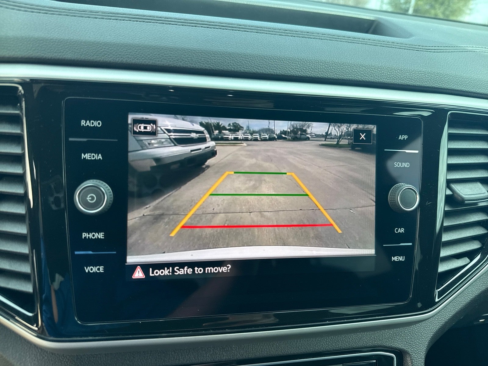 2023 Volkswagen Atlas Cross Sport 3.6L V6 SE w/Technology FWD