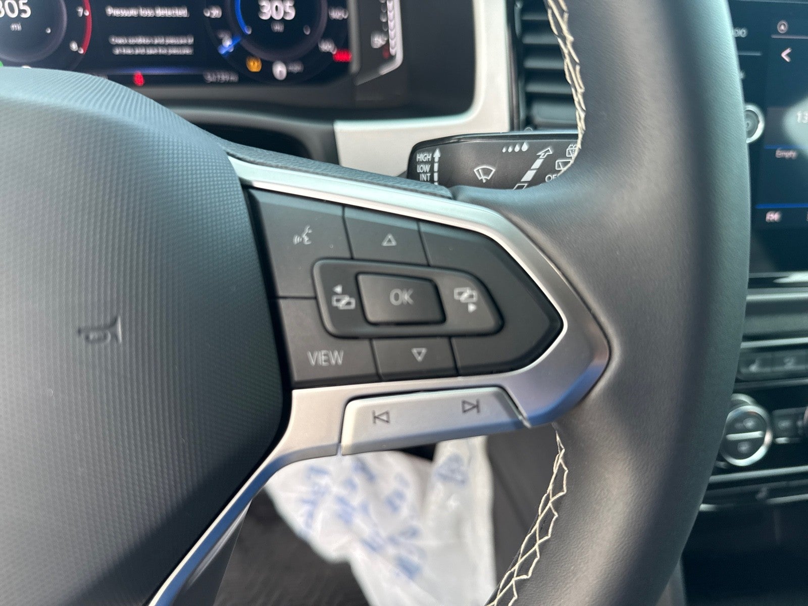 2023 Volkswagen Atlas Cross Sport 3.6L V6 SE w/Technology FWD