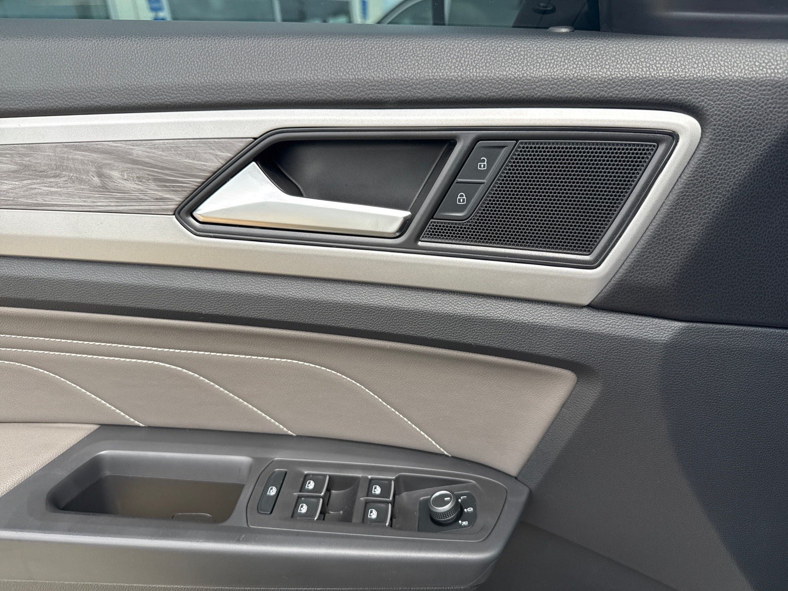 2023 Volkswagen Atlas Cross Sport 3.6L V6 SE w/Technology FWD