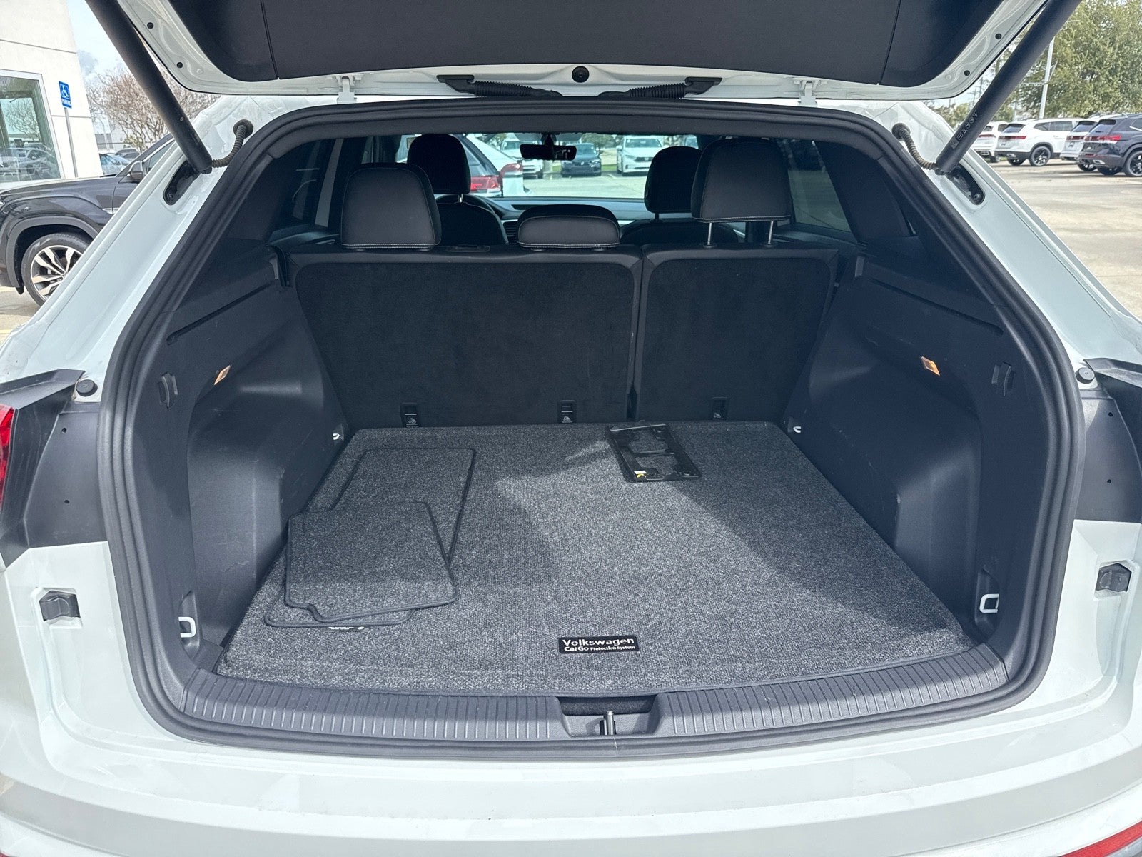 2023 Volkswagen Atlas Cross Sport 3.6L V6 SE w/Technology FWD