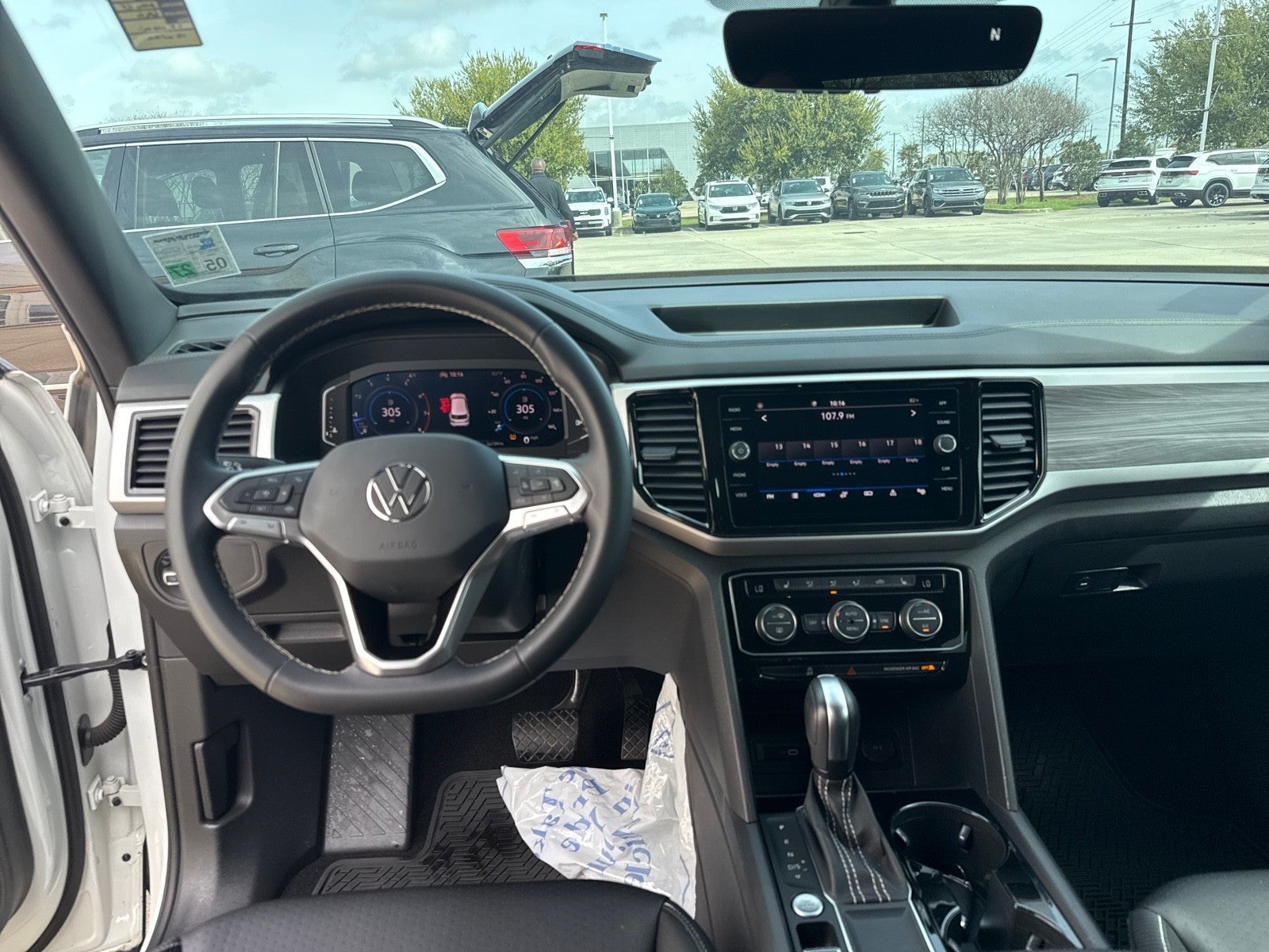 2023 Volkswagen Atlas Cross Sport 3.6L V6 SE w/Technology FWD