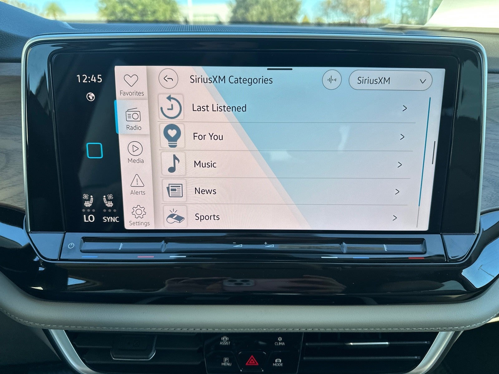 2026 Volkswagen Atlas 2.0T SE w/Technology FWD