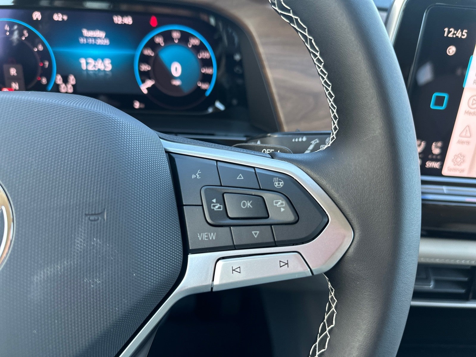 2026 Volkswagen Atlas 2.0T SE w/Technology FWD