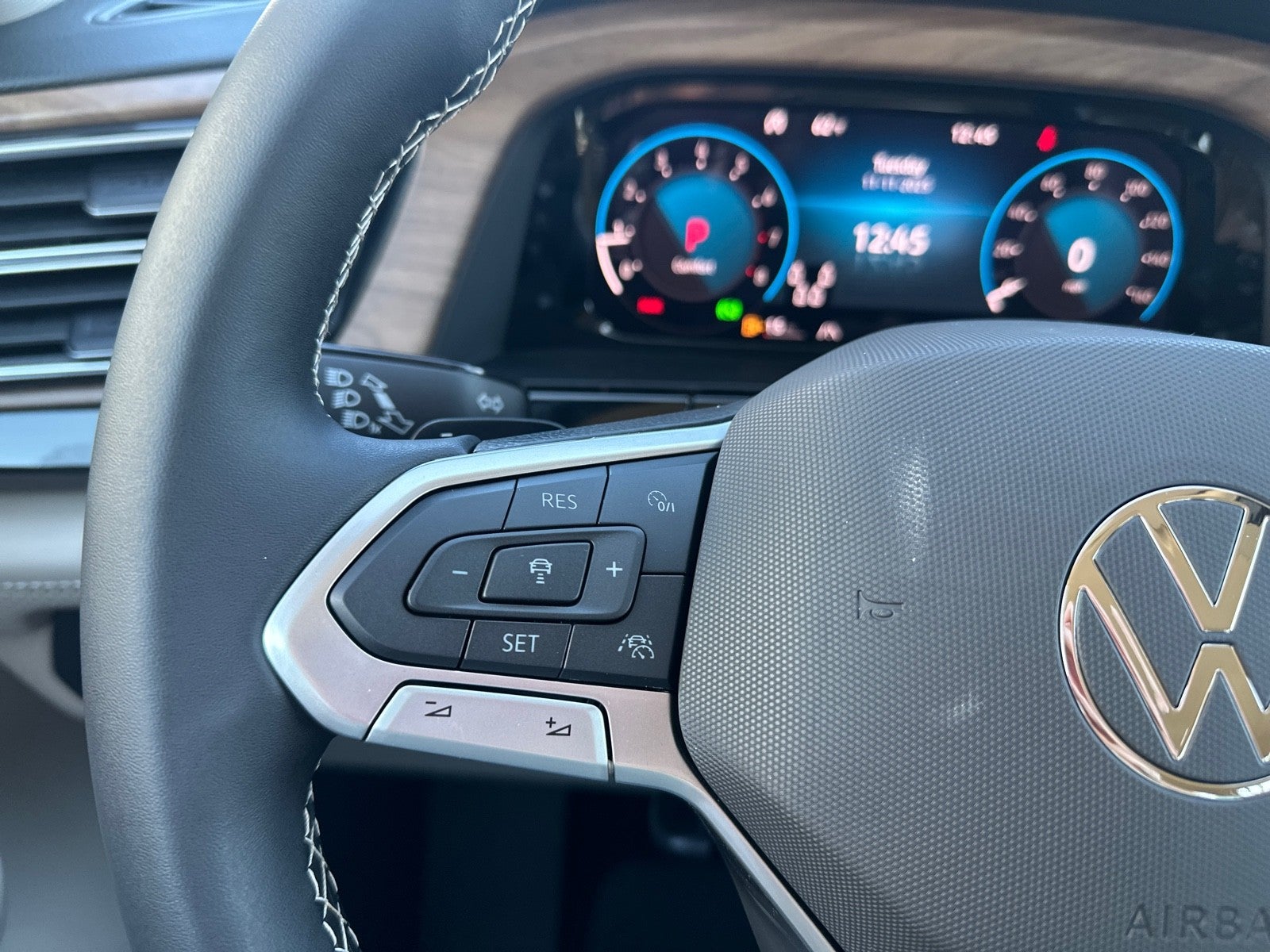 2026 Volkswagen Atlas 2.0T SE w/Technology FWD