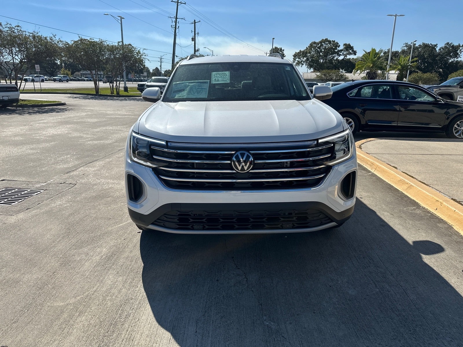 2026 Volkswagen Atlas 2.0T SE w/Technology FWD