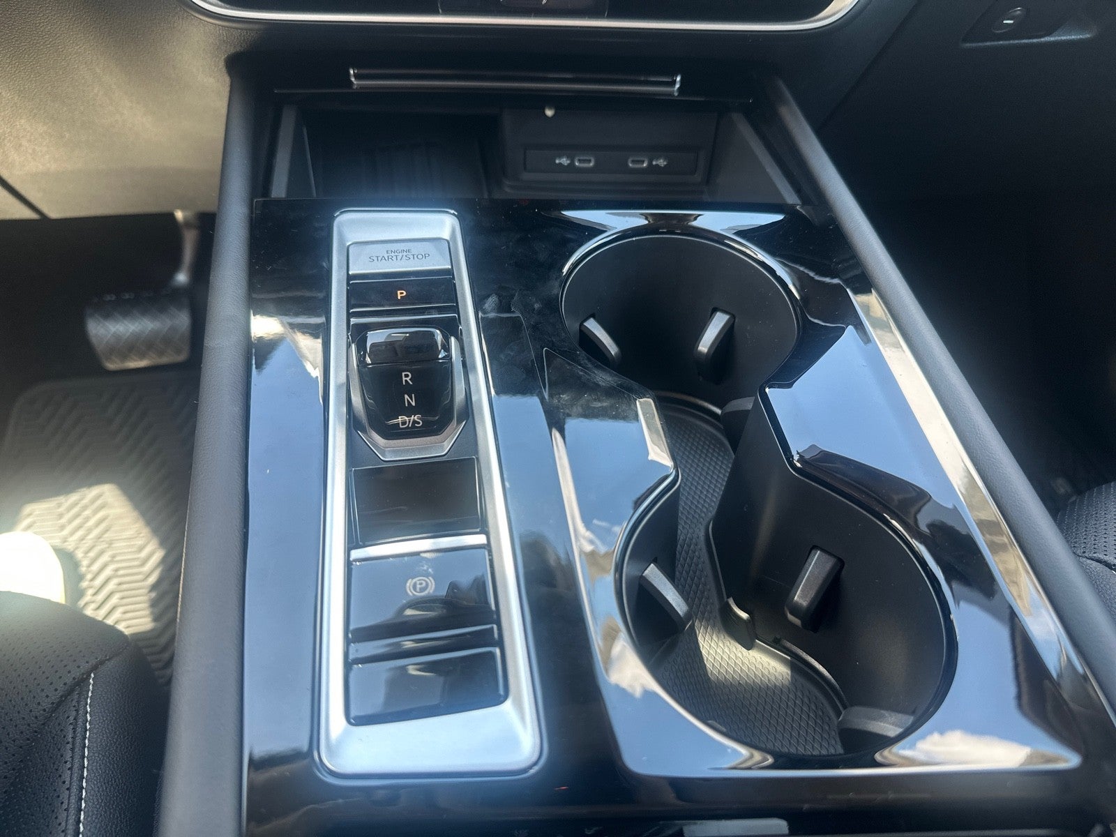 2026 Volkswagen Atlas 2.0T SE w/Technology FWD