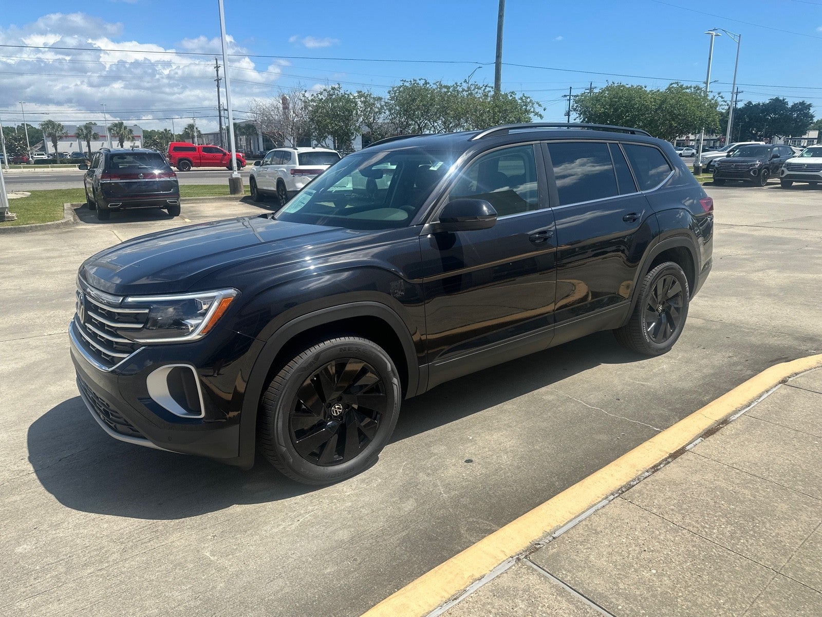 2026 Volkswagen Atlas 2.0T SE w/Technology FWD