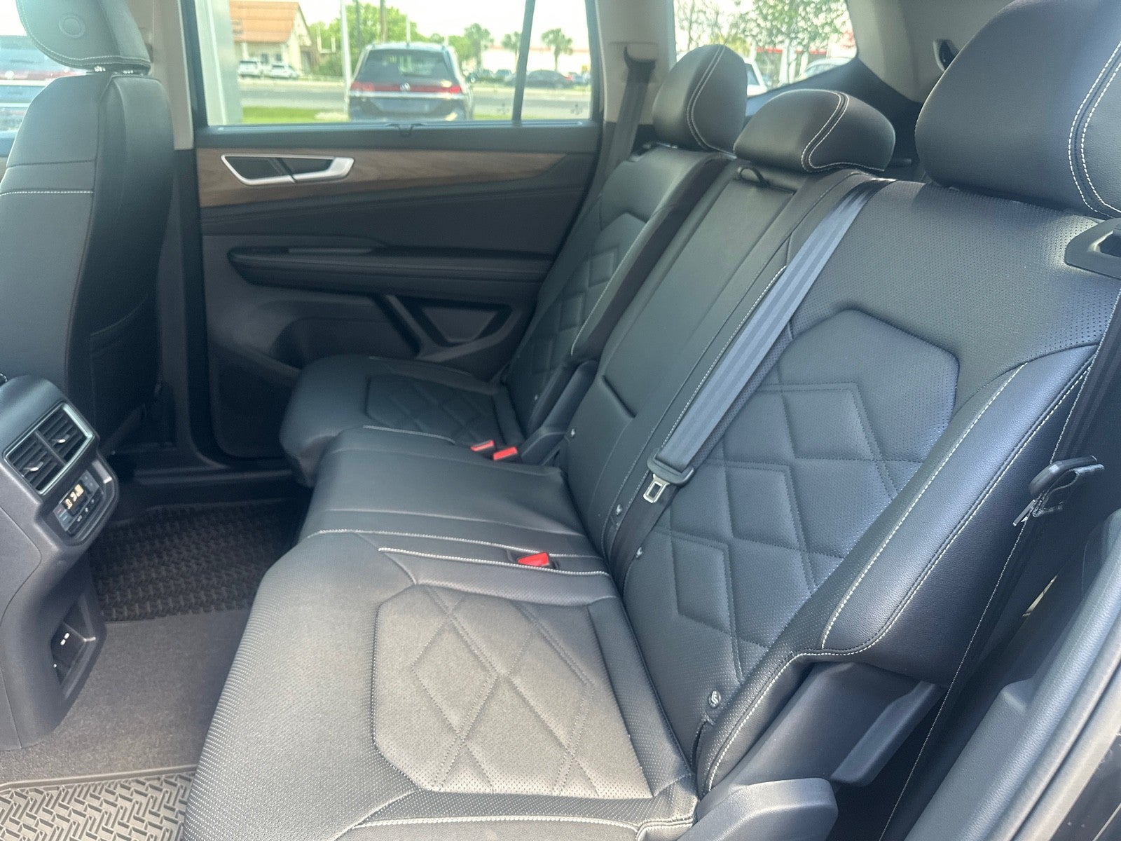 2026 Volkswagen Atlas 2.0T SE w/Technology FWD