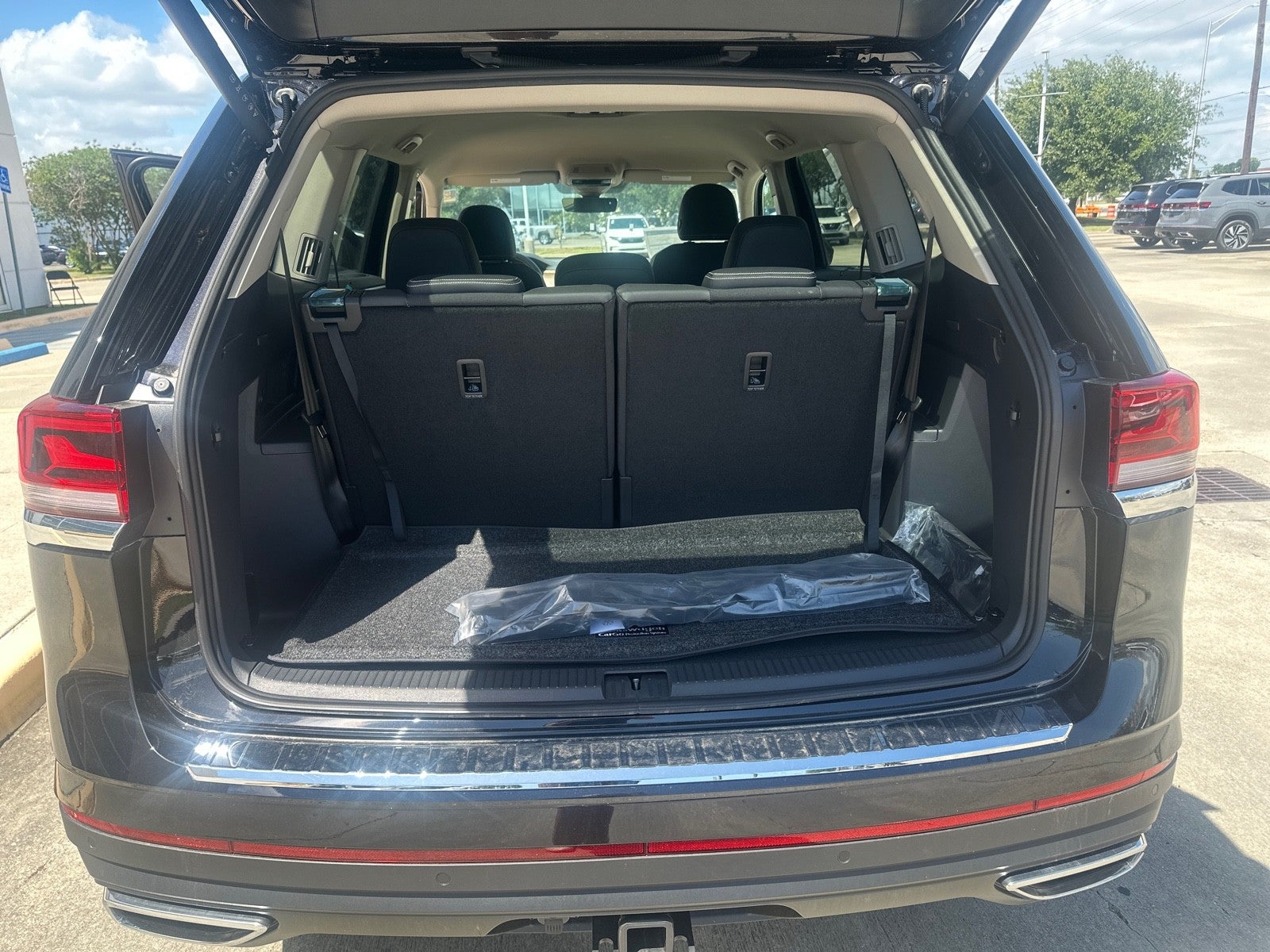 2026 Volkswagen Atlas 2.0T SE w/Technology FWD