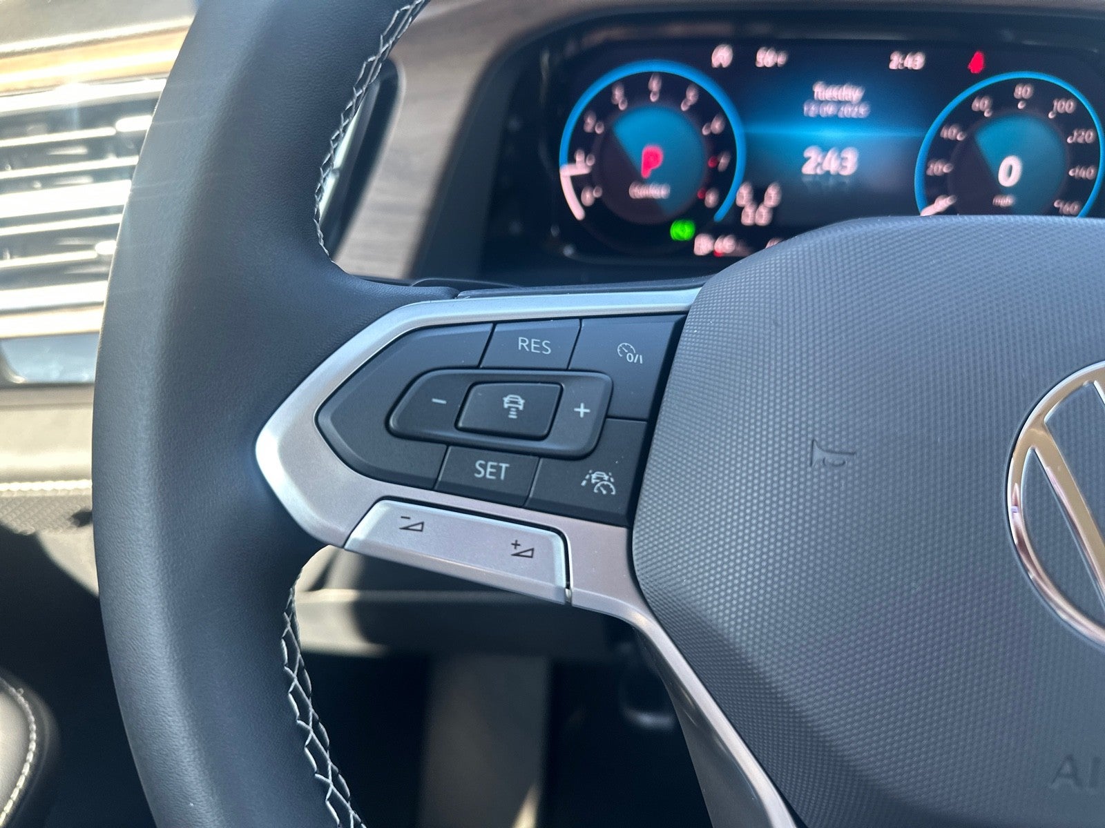 2026 Volkswagen Atlas 2.0T SE w/Technology FWD