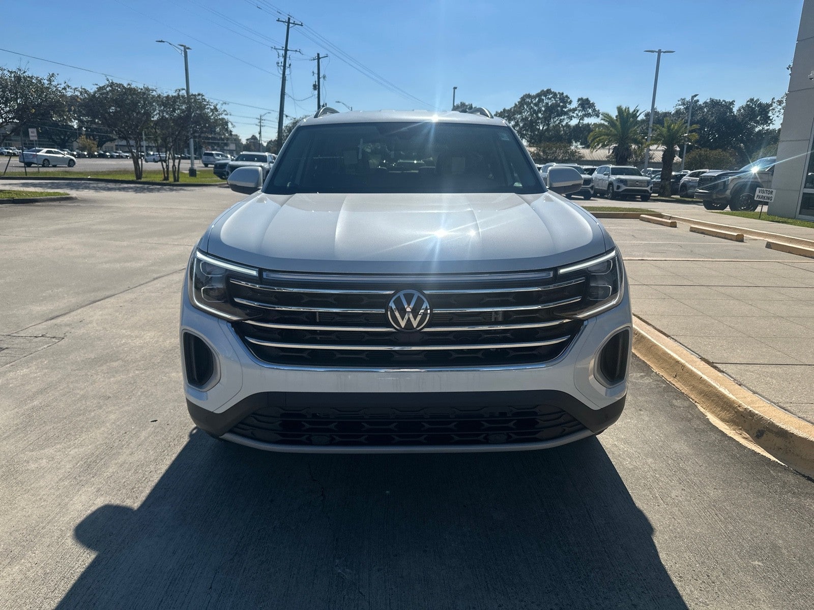2026 Volkswagen Atlas 2.0T SE w/Technology FWD