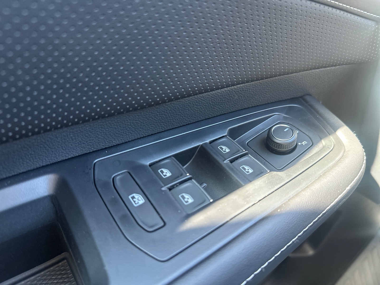 2026 Volkswagen Atlas 2.0T SE w/Technology FWD