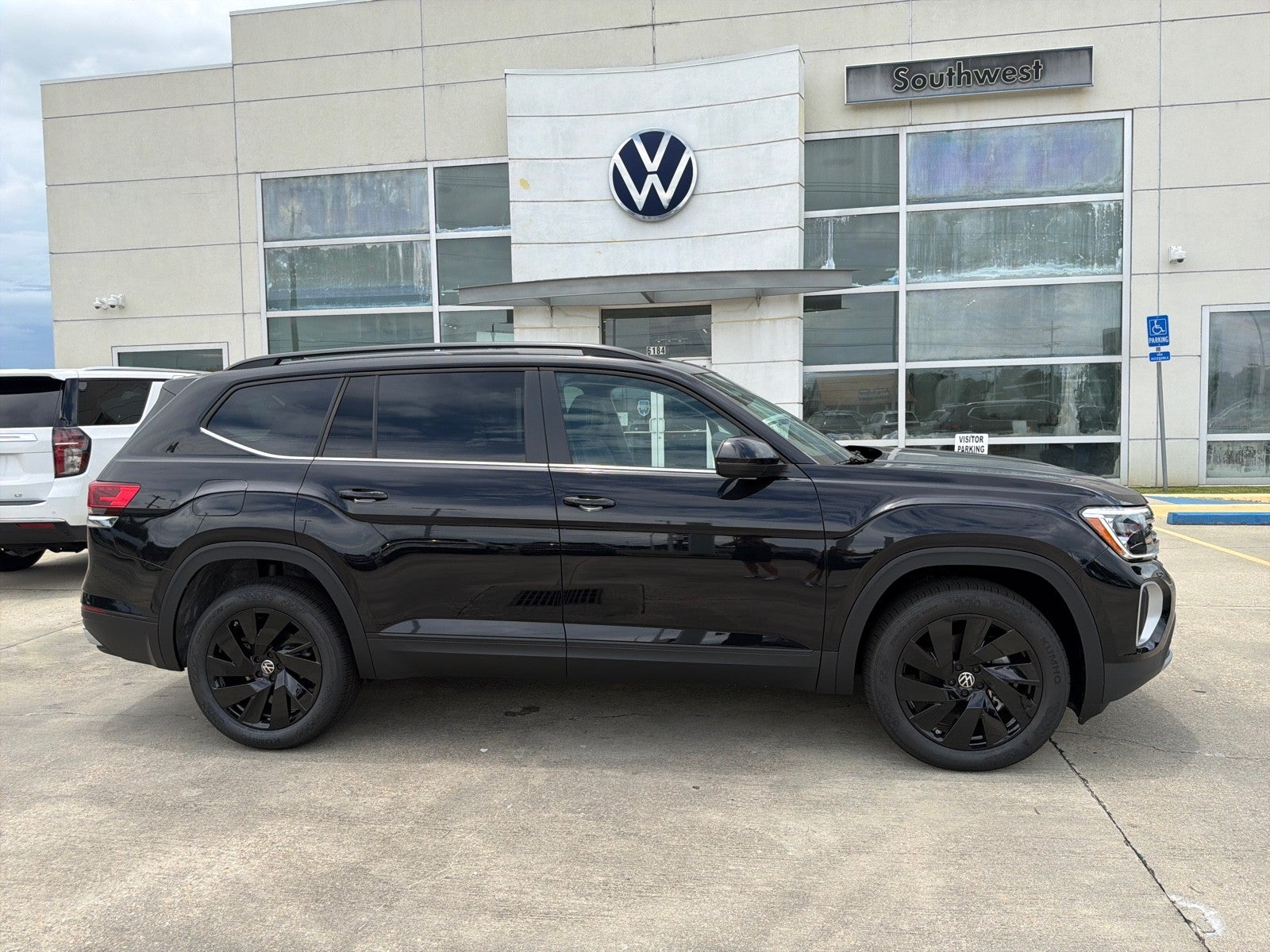 2026 Volkswagen Atlas 2.0T SE w/Technology FWD