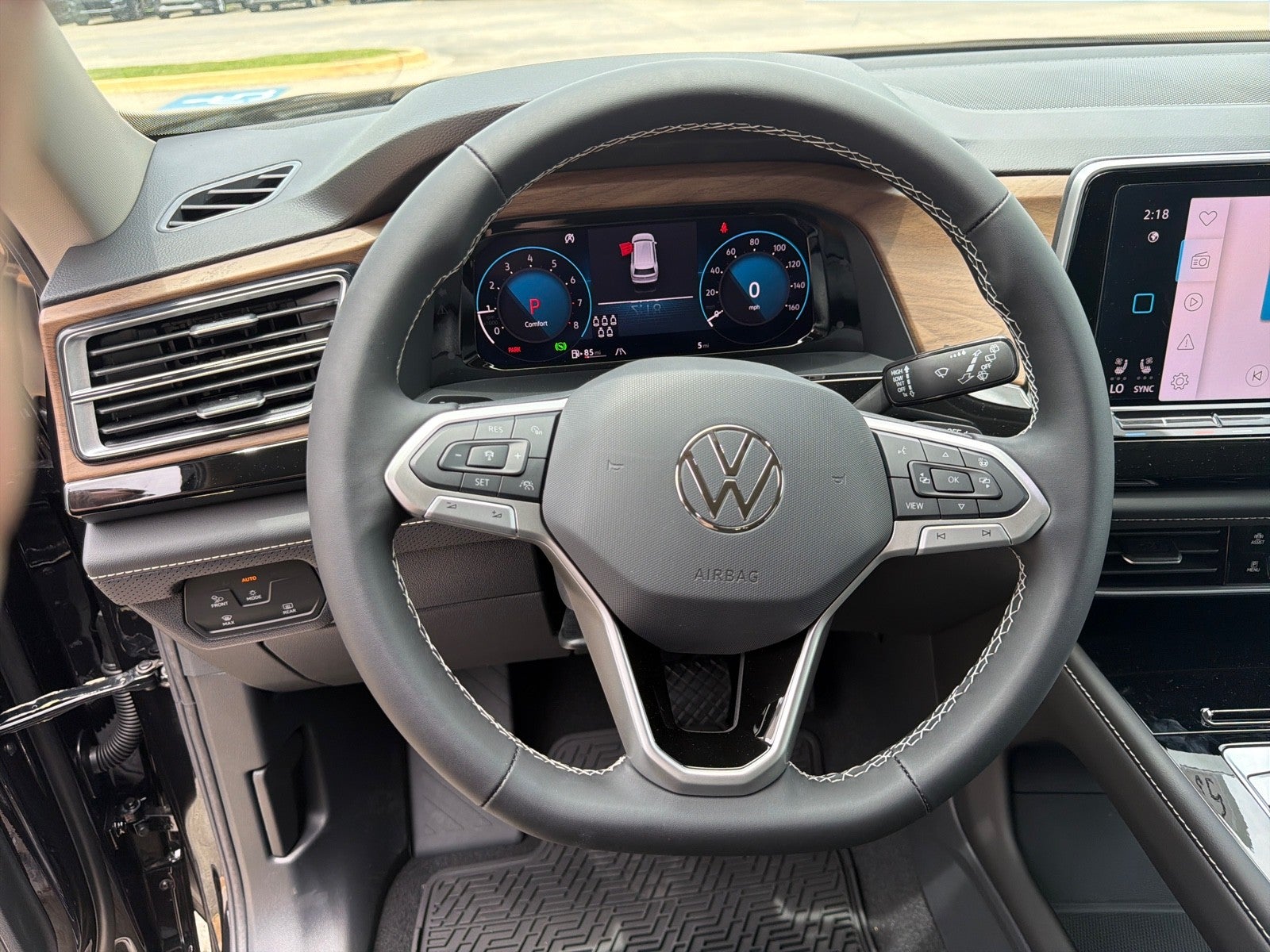 2026 Volkswagen Atlas 2.0T SE w/Technology FWD