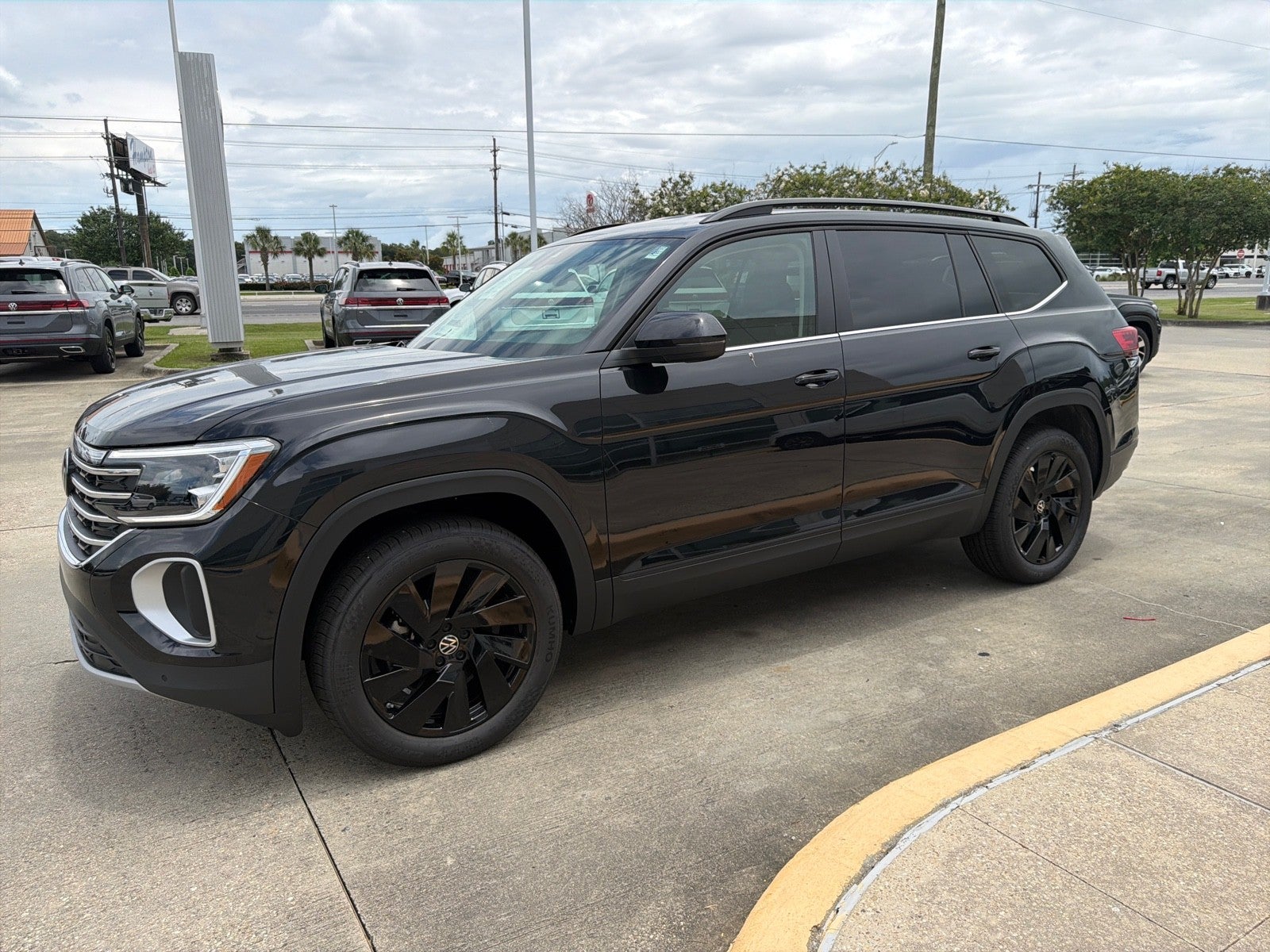 2026 Volkswagen Atlas 2.0T SE w/Technology FWD