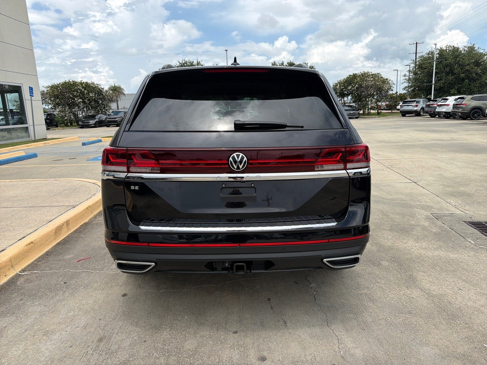 2026 Volkswagen Atlas 2.0T SE w/Technology FWD